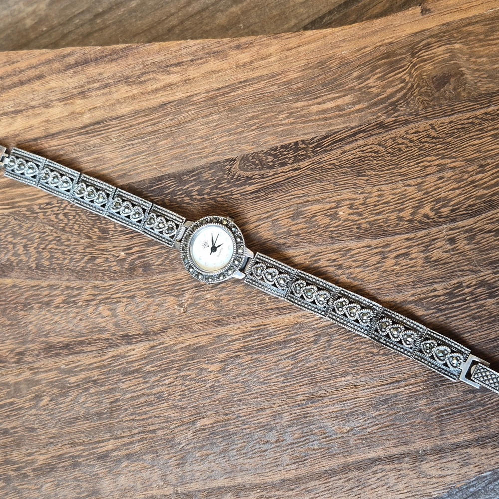 Vintage 925 Marcasite Heart Detail Chain Link Round Face Watch New Battery - Picture 4 of 12